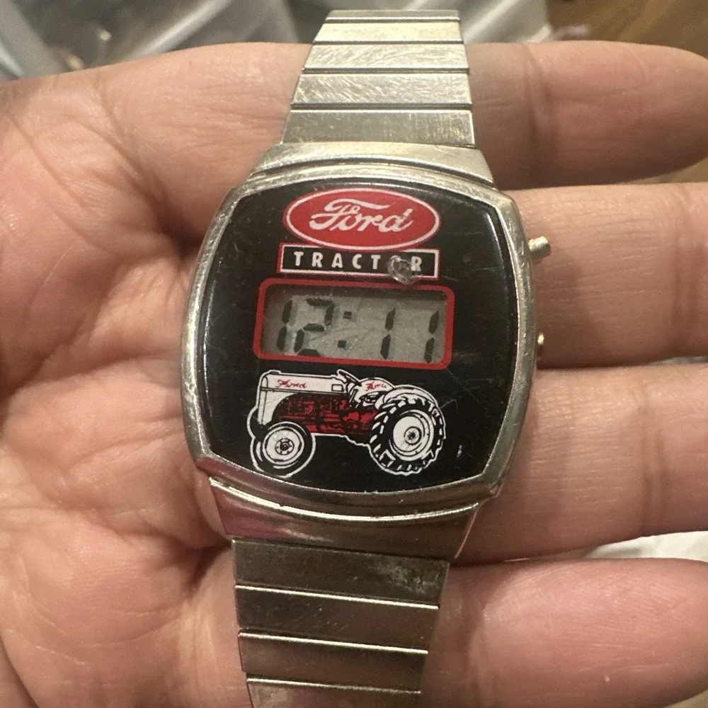 Working 1970s Ford Tractor Digital Watch Vintage Retro Farm Collectible 33mm 8
